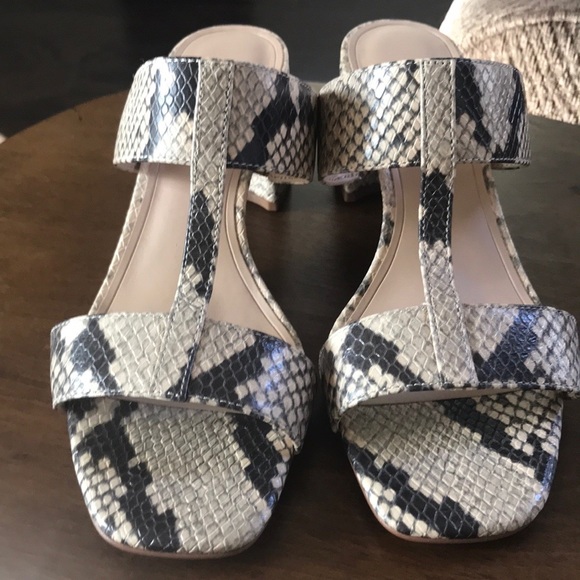 Sandals - Picture 4 of 4